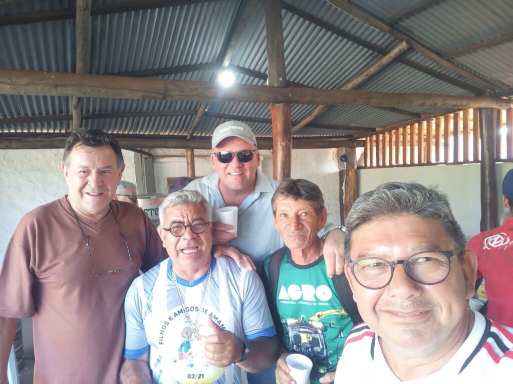 Grupo Filhos e Amigos de Amambai realiza confraternização