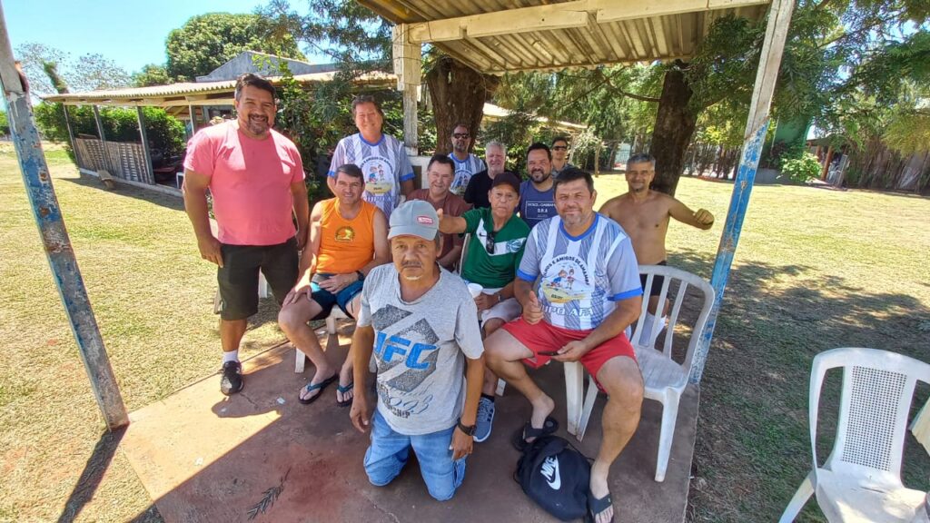 Grupo Filhos e Amigos de Amambai realiza confraternização