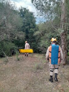 Bombeiros resgatam mulher ferida em cachoeira de difícil acesso em Amambai