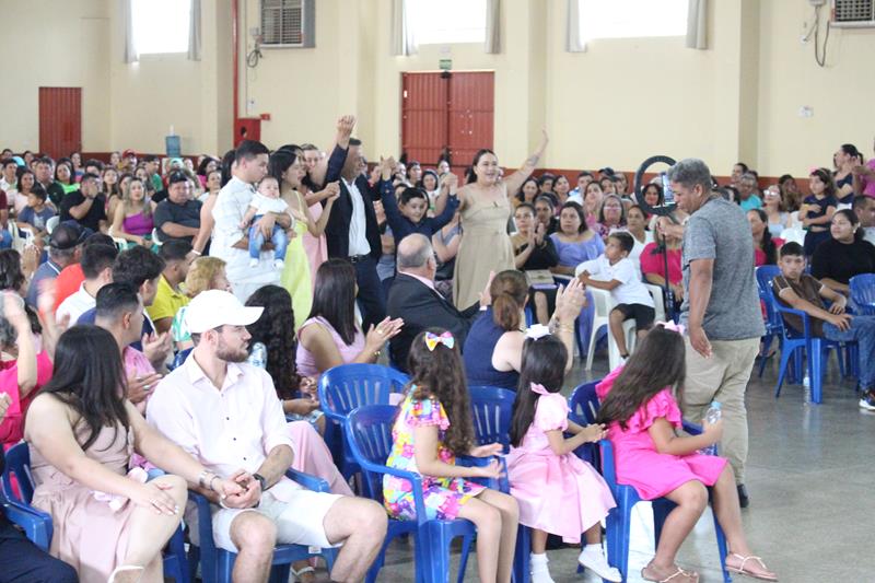 Em ato de posse, prefeita Niágara apresenta secretariado e fala sobre metas em Coronel Sapucaia