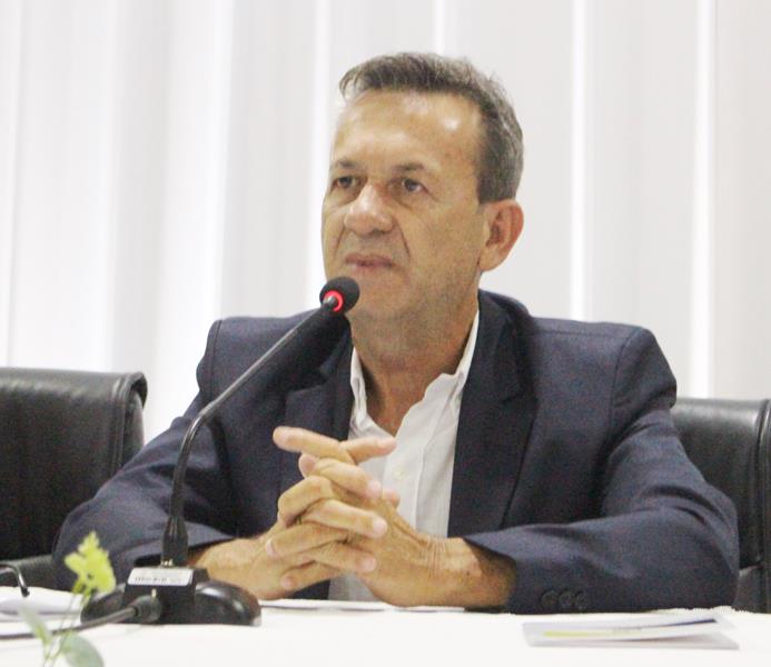 Em ato de posse, prefeita Niágara apresenta secretariado e fala sobre metas em Coronel Sapucaia