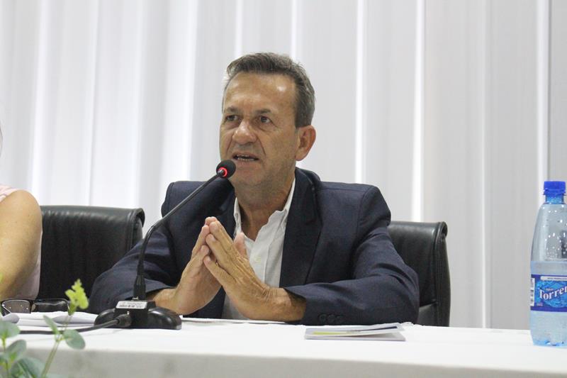 Em ato de posse, prefeita Niágara apresenta secretariado e fala sobre metas em Coronel Sapucaia