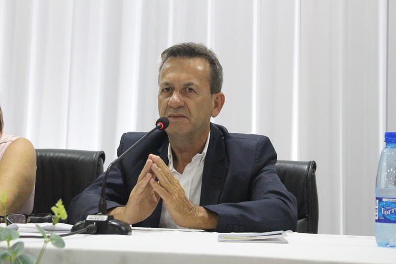 Em ato de posse, prefeita Niágara apresenta secretariado e fala sobre metas em Coronel Sapucaia