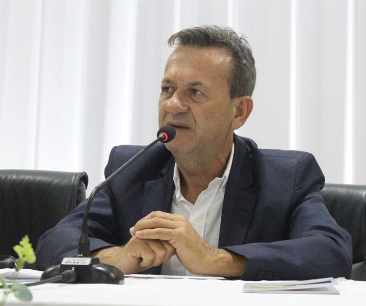 Em ato de posse, prefeita Niágara apresenta secretariado e fala sobre metas em Coronel Sapucaia