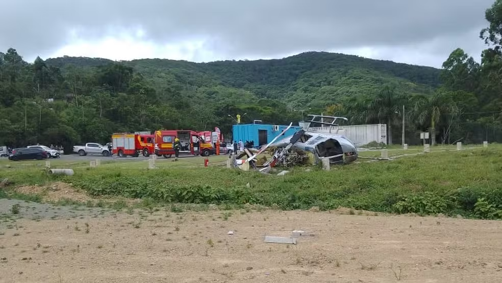 Helicóptero cai com cinco pessoas a bordo em SC