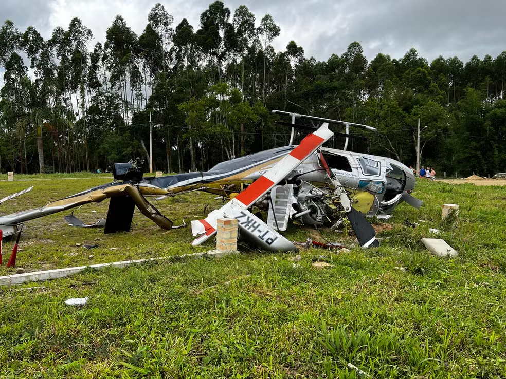 Helicóptero cai com cinco pessoas a bordo em SC