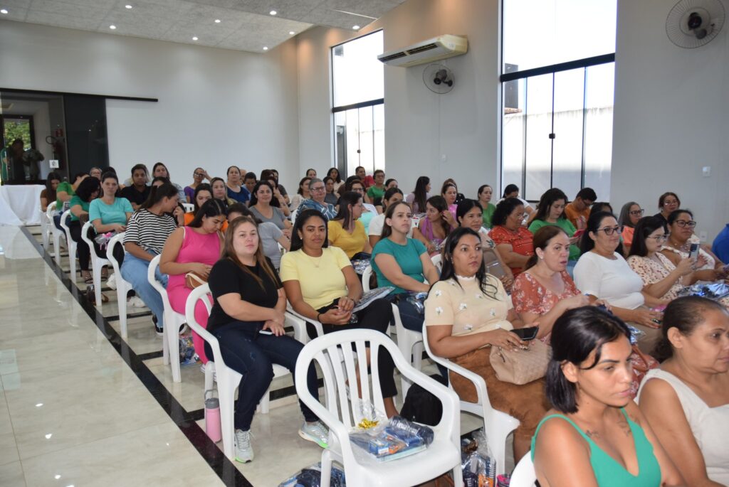 Secretaria de Educação de Iguatemi promove palestra para capacitação dos profissionais que atuam na área educacional