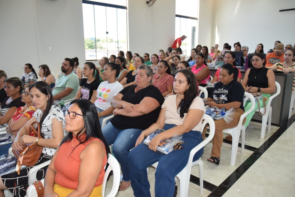 Secretaria de Educação de Iguatemi promove palestra para capacitação dos profissionais que atuam na área educacional