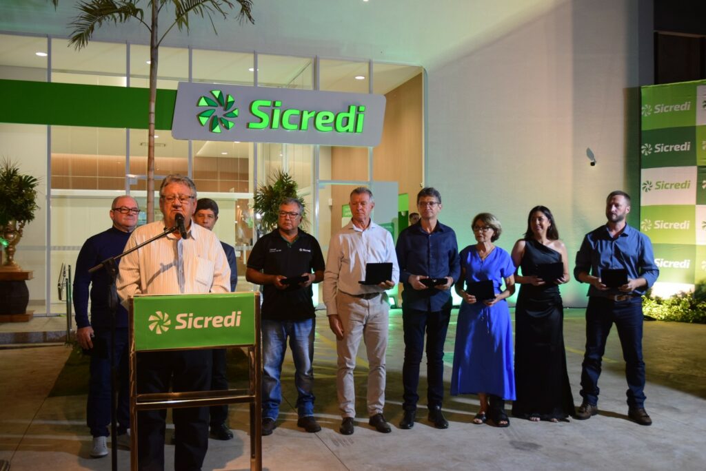 Cooperativa Sicredi inaugura nova agência em Iguatemi, com a presença do prefeito Lídio Ledesma e autoridades municipais