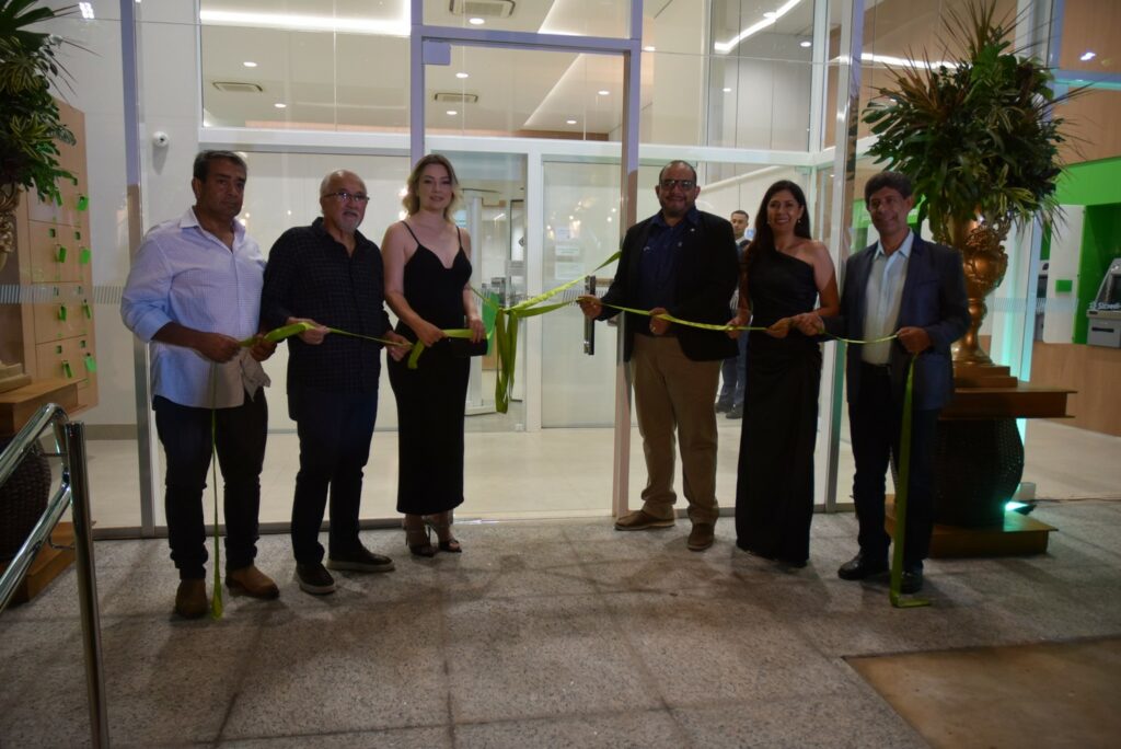 Cooperativa Sicredi inaugura nova agência em Iguatemi, com a presença do prefeito Lídio Ledesma e autoridades municipais