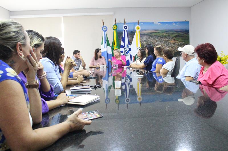 Janete Córdoba e amigos recepcionam em Amambai, Gianni Nogueira, vice-prefeita de Dourados