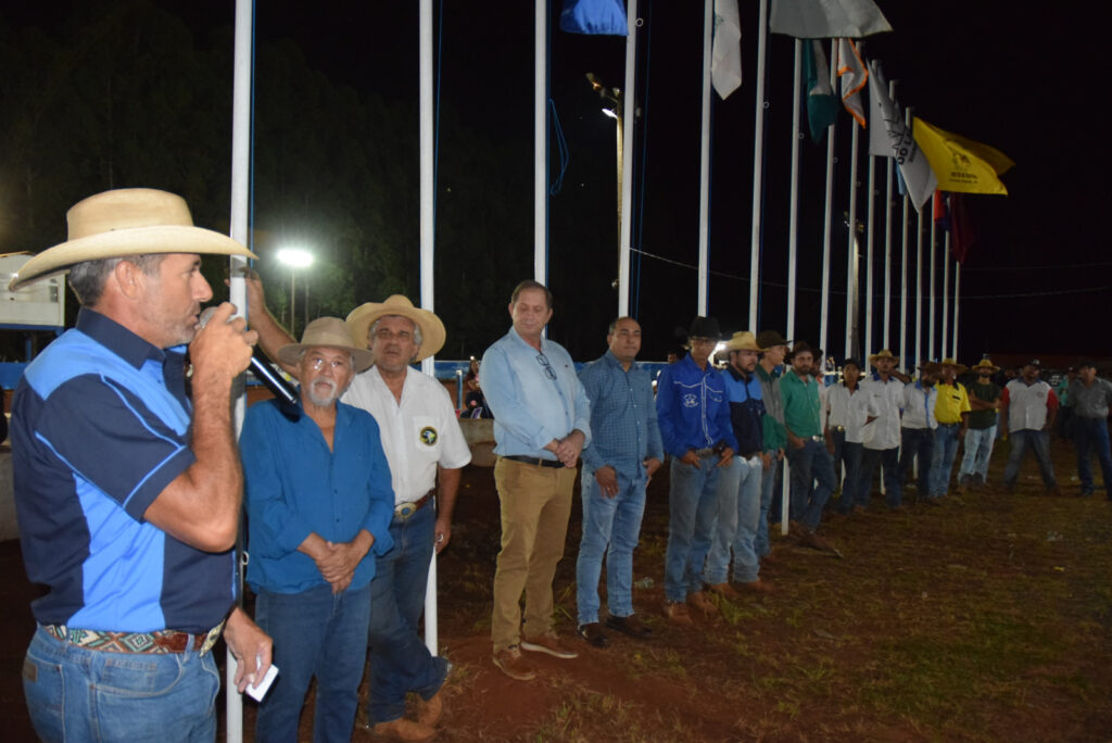 Prefeito Lídio Ledesma participa da abertura oficial do 13º Encontro Estadual do Laço Comprido em Iguatemi