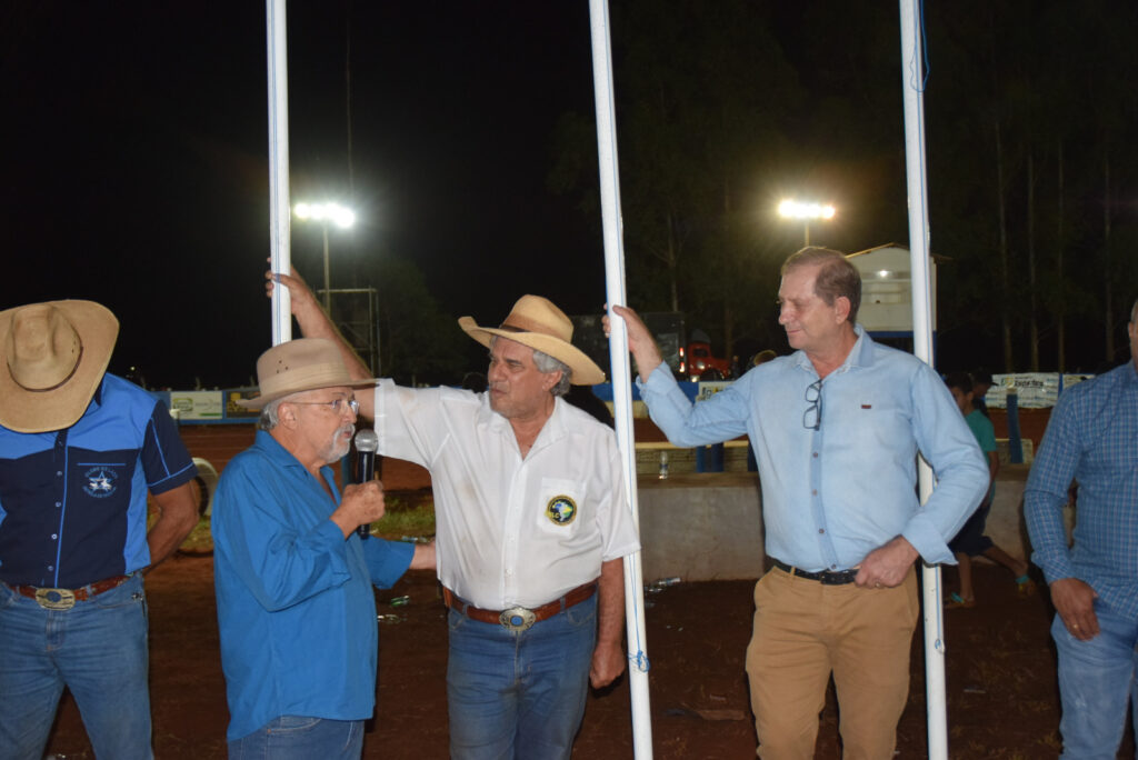 Prefeito Lídio Ledesma participa da abertura oficial do 13º Encontro Estadual do Laço Comprido em Iguatemi