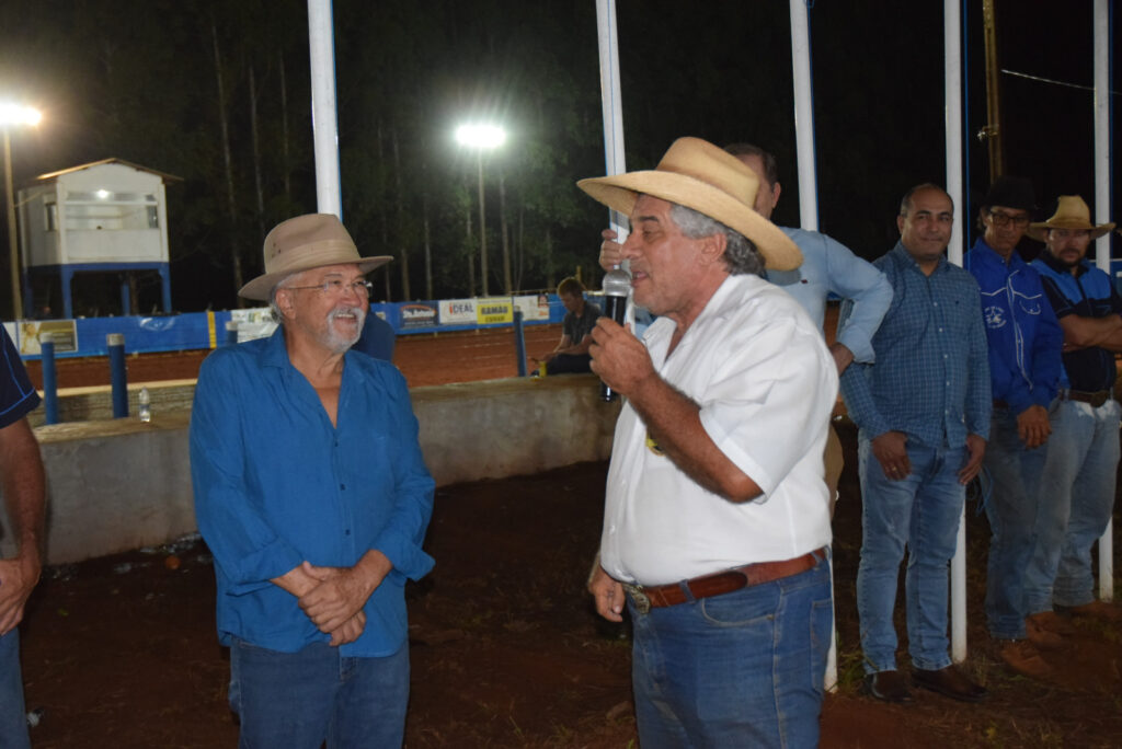 Prefeito Lídio Ledesma participa da abertura oficial do 13º Encontro Estadual do Laço Comprido em Iguatemi