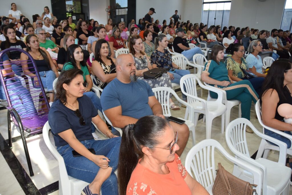 Profissionais da área da educação de Iguatemi participam de treinamento de primeiros socorros