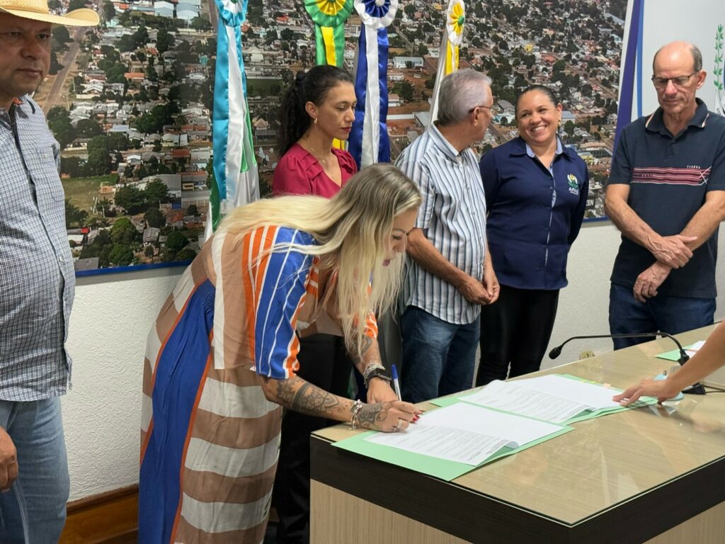 Prefeitura de Amambai firma parcerias com 12 entidades para fortalecer serviços sociais