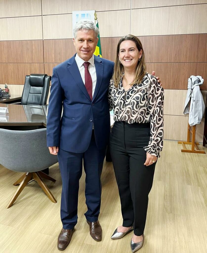 Em reunião no MDA prefeita Elaine busca parceria para projetos voltados ao pequeno produtor de Aral Moreira