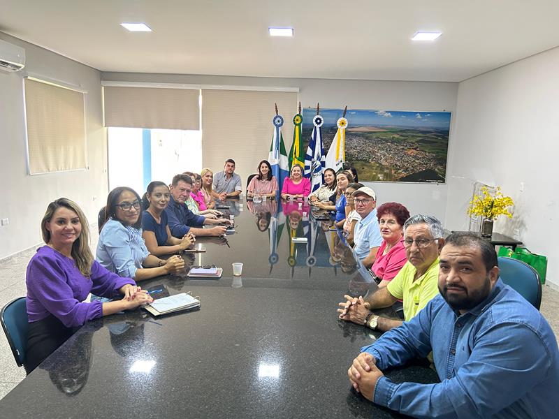 Janete Córdoba e amigos recepcionam em Amambai, Gianni Nogueira, vice-prefeita de Dourados