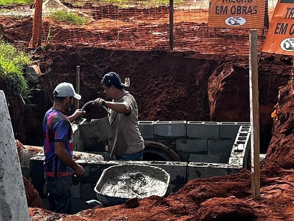 Japorã: Secretaria de Infraestrutura acompanha obra de drenagem e pavimentação em Jacareí