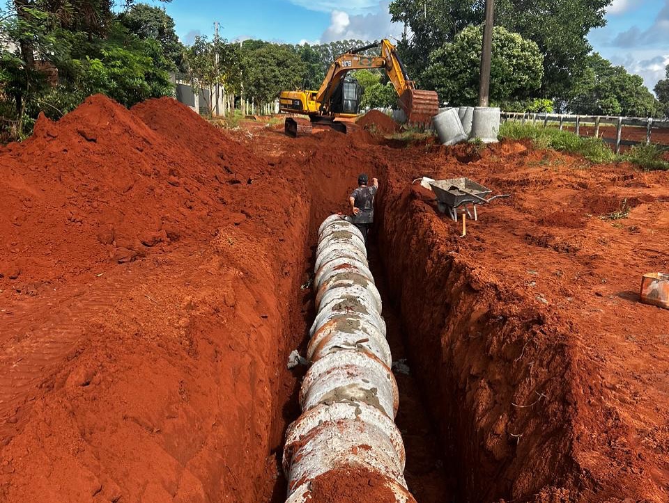 Japorã: Secretaria de Infraestrutura acompanha obra de drenagem e pavimentação em Jacareí