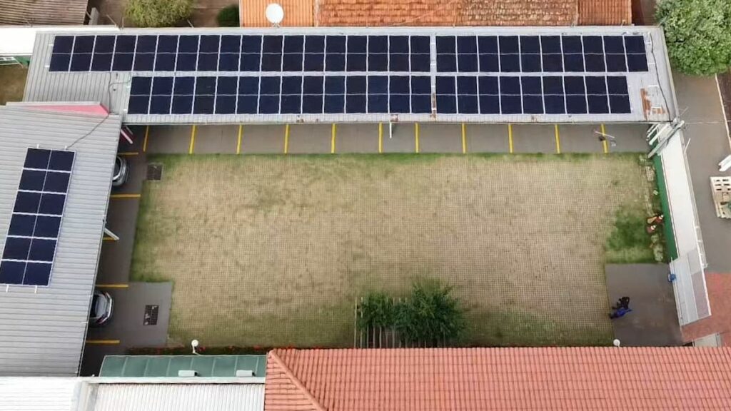 Câmara Municipal de Caarapó implanta usina de energia solar e se torna pioneira no setor público local