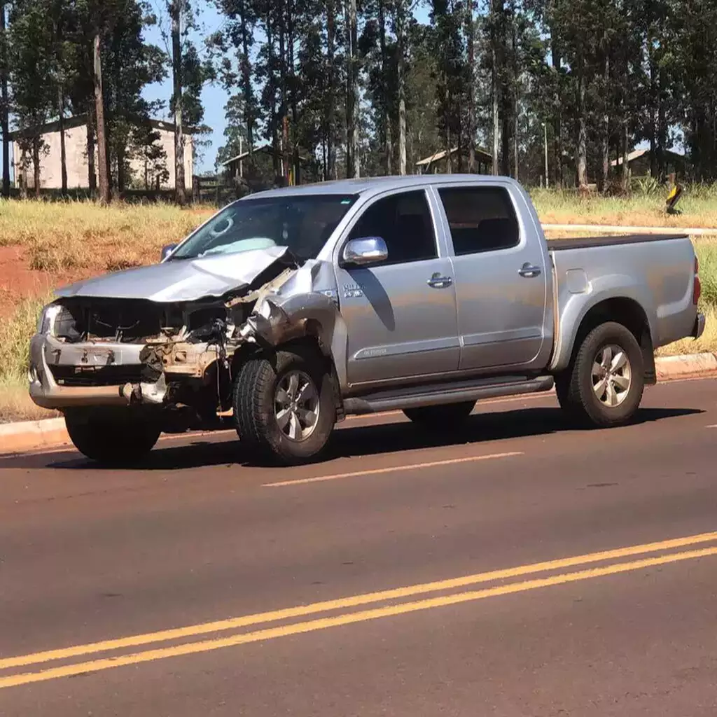 Motociclista morre ao atravessar rodovia e ser atingido por caminhonete em Japorã