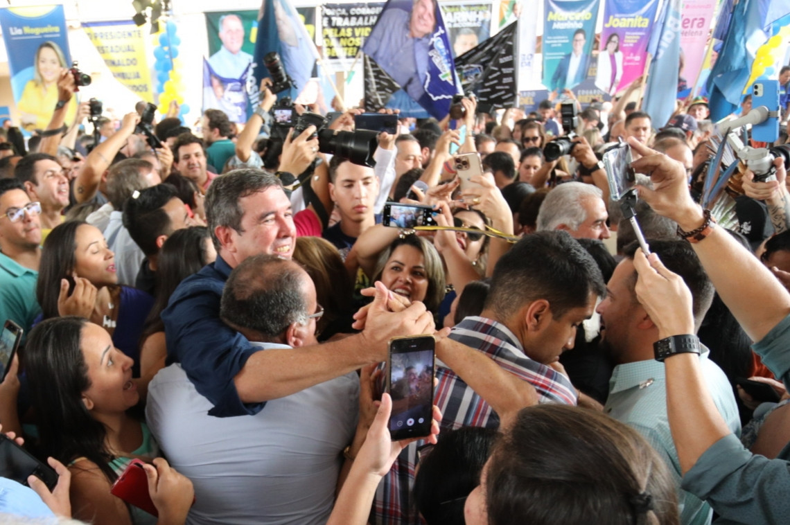 Prefeitos levam seu apoio a Riedel durante convenção do PSDB