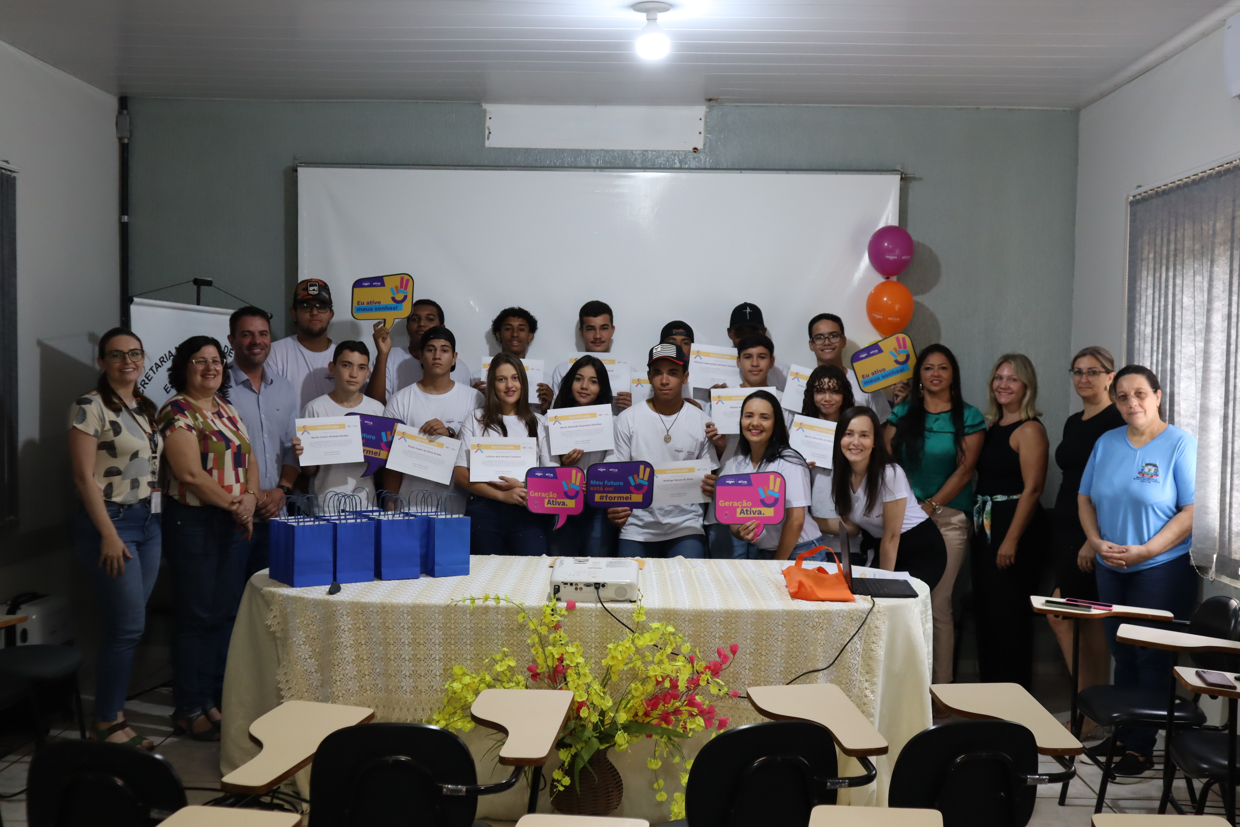Prefeitura de Caarapó e Fundação Raízen concluem curso do Programa Ativa Juventude