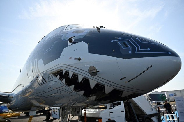 Feira na Inglaterra traz táxi aéreo sem piloto, jato brasileiro com ‘cara de tubarão’ e polêmico 737 MAX