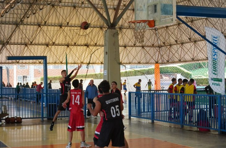 Copa dos Campeões de basquetebol e futsal de 15 a 17 anos começa nesta quarta-feira em Coxim