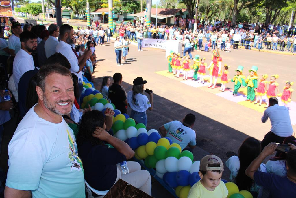 Após quase duas décadas, prefeitura resgata desfile cívico no aniversário de Paranhos