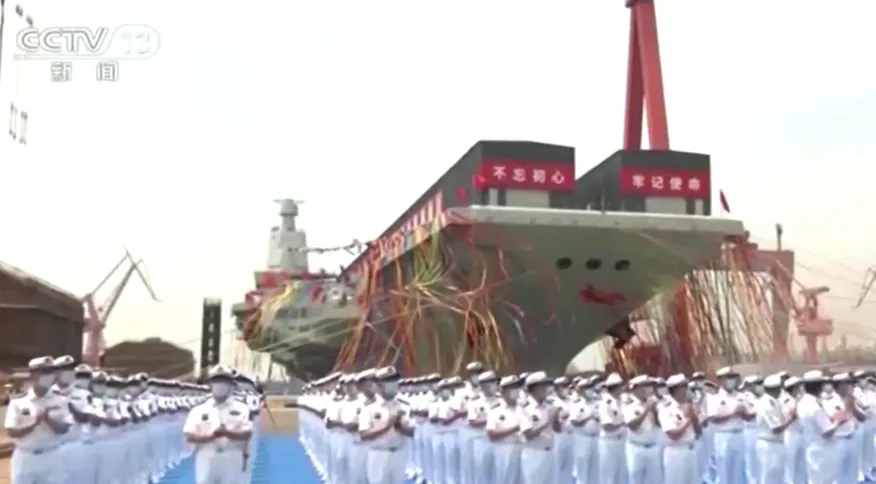 “Fujian”: China apresenta seu terceiro e mais avançado porta-aviões
