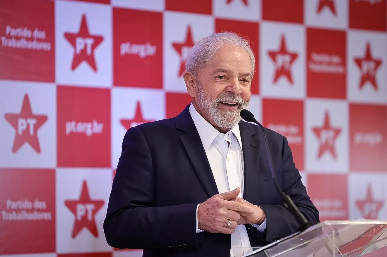 Lula pede “pool” e até três debates para eleições presidenciais Lula pede “pool” e até três debates para eleições presidenciais
