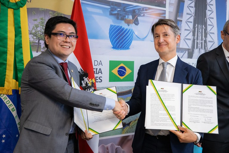 Brasil e Áustria fortalecem cooperação científica em energia renovável, aeroespacial e biodiversidade