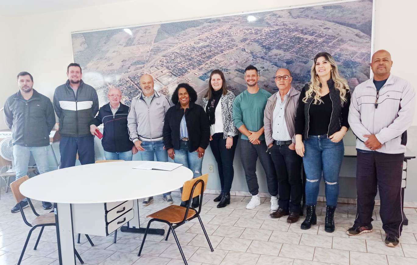 Reunião nesta quinta-feira (30) define o calendário dos Jogos Escolares 2022 em Sete Quedas Reunião nesta quinta-feira (30) define o calendário dos Jogos Escolares 2022 em Sete Quedas