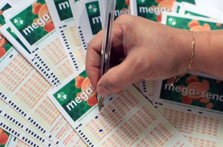 Mega-Sena promete prêmio de R$ 35 milhões nesta terça-feira Mega-Sena promete prêmio de R$ 35 milhões nesta terça-feira
