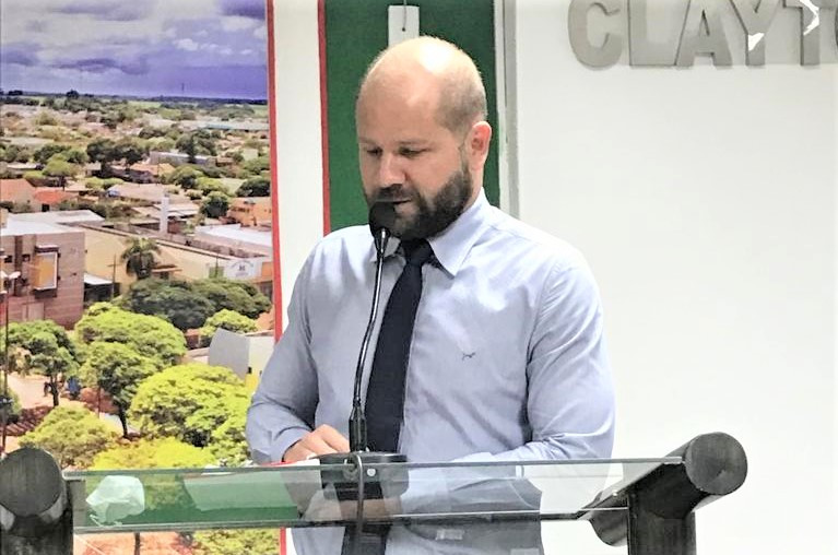 Vereador Gilberto Segóvia pede melhorias na iluminação da entrada do Eco Park em Caarapó Vereador Gilberto Segóvia pede melhorias na iluminação da entrada do Eco Park em Caarapó