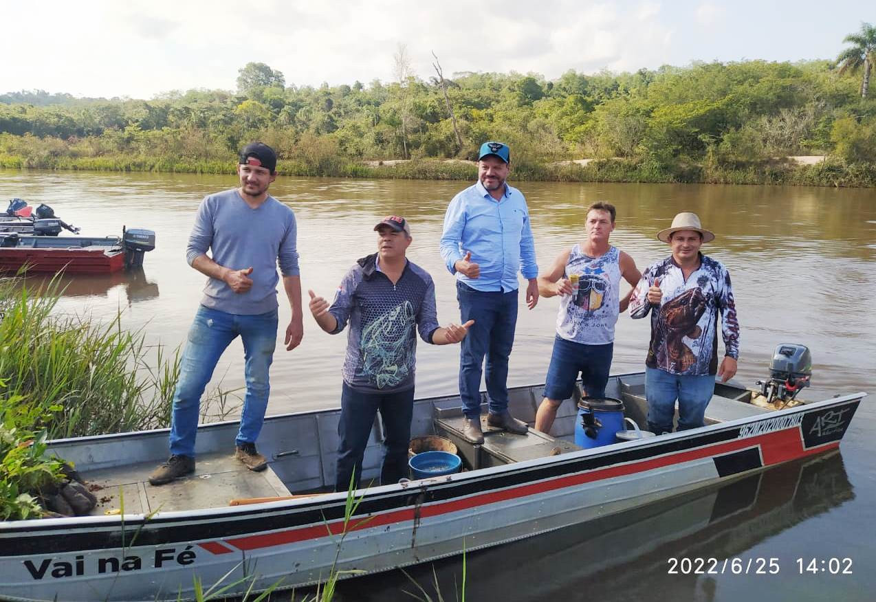 Prefeitura de Paranhos promove plantio de árvores nativas às margens do Rio Iguatemi