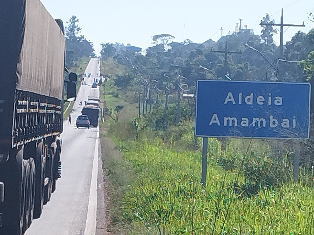 Indígenas mantém bloqueios de rodovias em Amambai e várias regiões de MS