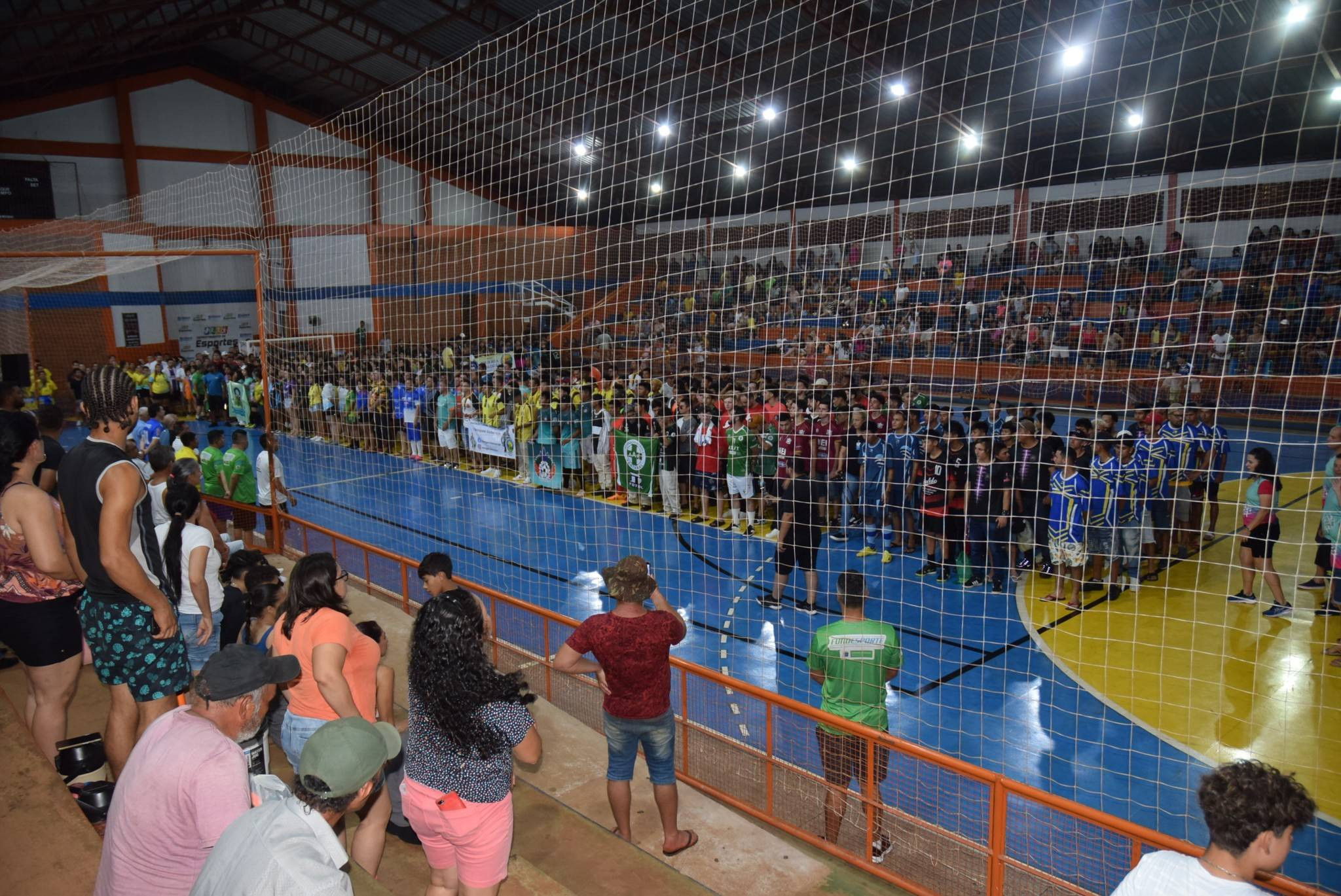 Abertura oficial da Copa GPT e Sindimig 2023 em Iguatemi contou com show do Grupo Ginasloucos