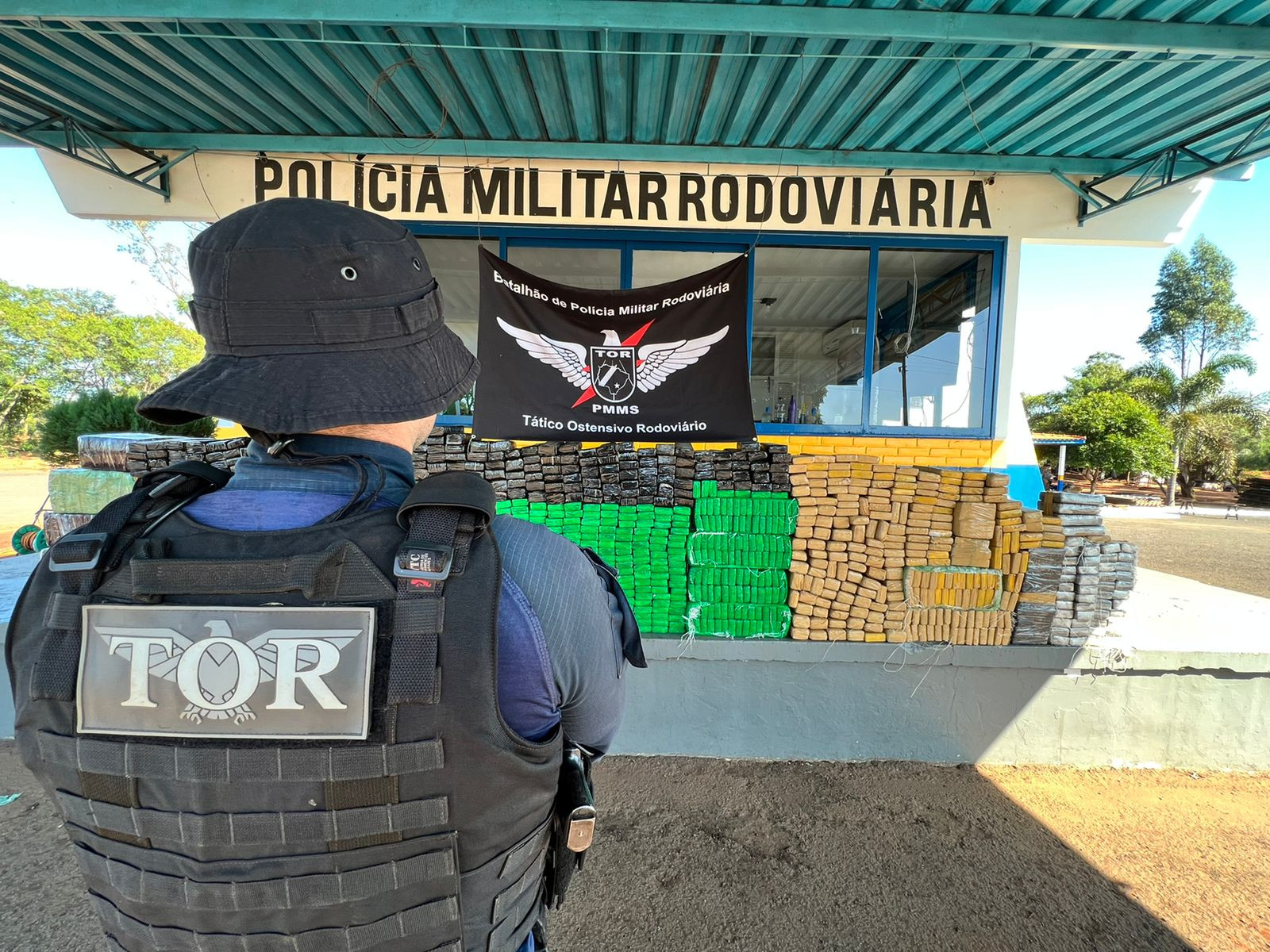 Polícia Militar Rodoviária apreende 1 tonelada de maconha, na MS 486, em Amambai