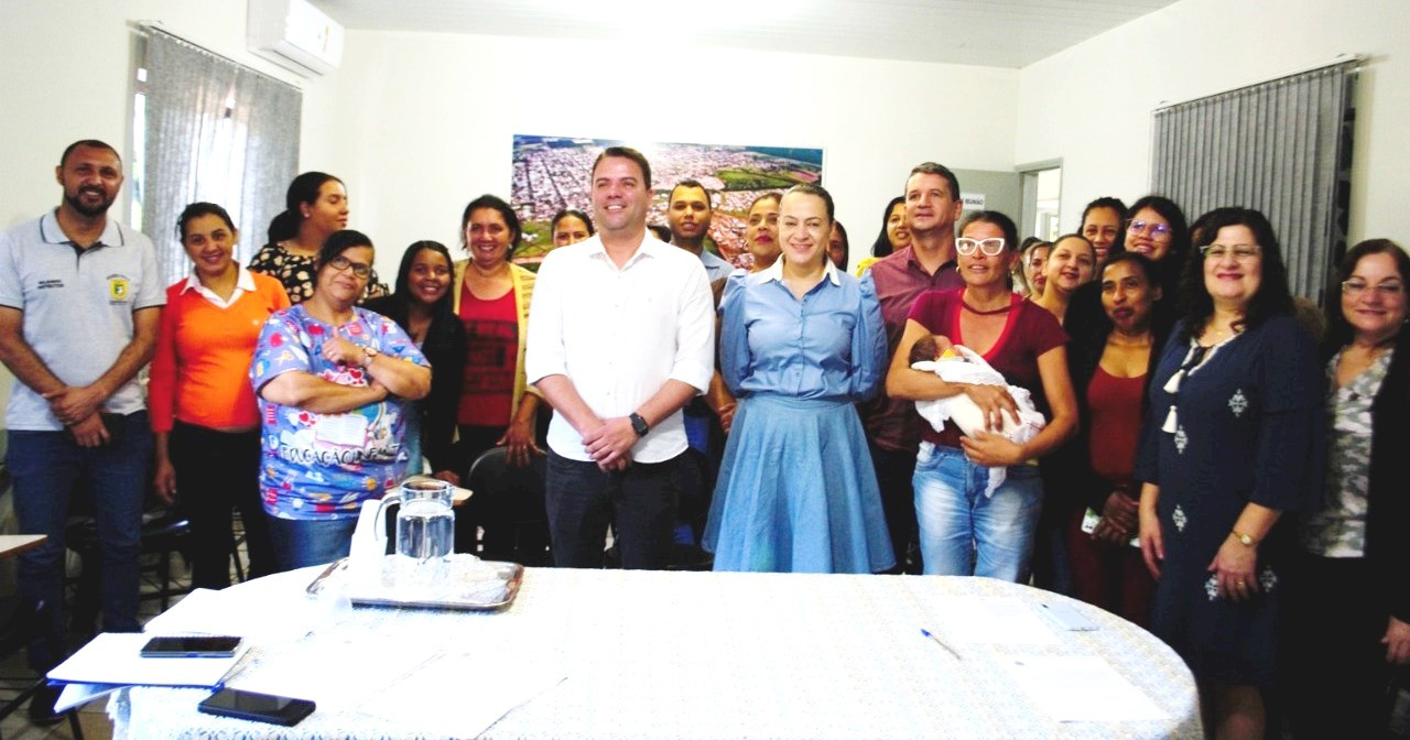 Administração municipal de Caarapó dá posse a novos servidores aprovados em concurso Administração municipal de Caarapó dá posse a novos servidores aprovados em concurso