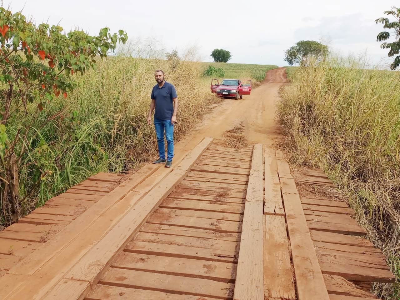 Vereador Nilsinho visita ponte Humaitá em Caarapó e apresenta pedido de reforma