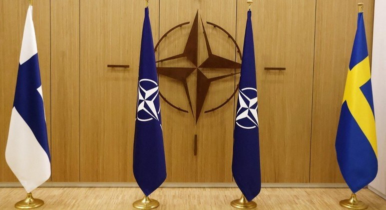 Após aval da Turquia, Otan vai 'convidar' Suécia e Finlândia a aderirem à Aliança Após aval da Turquia, Otan vai 'convidar' Suécia e Finlândia a aderirem à Aliança