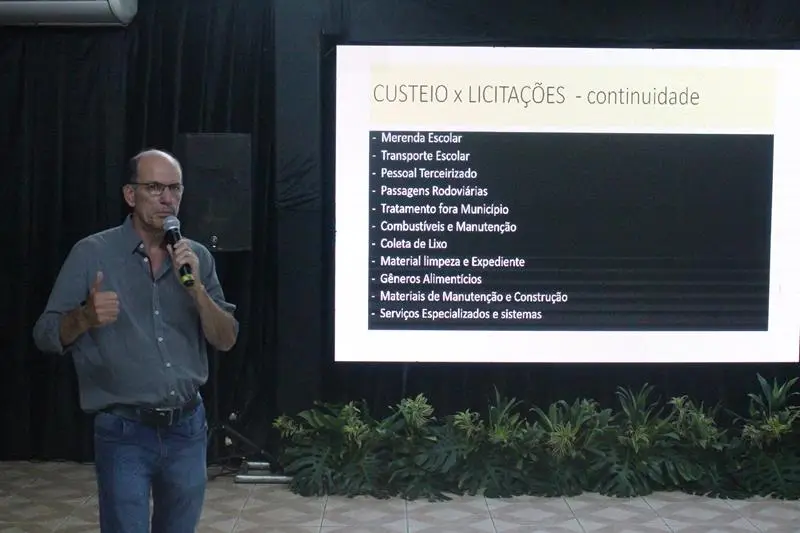 A convite de Sérgio Barbosa, prefeitos e vice-prefeitos eleitos e reeleitos de 17 municípios participam de roda de conversa em Amambai