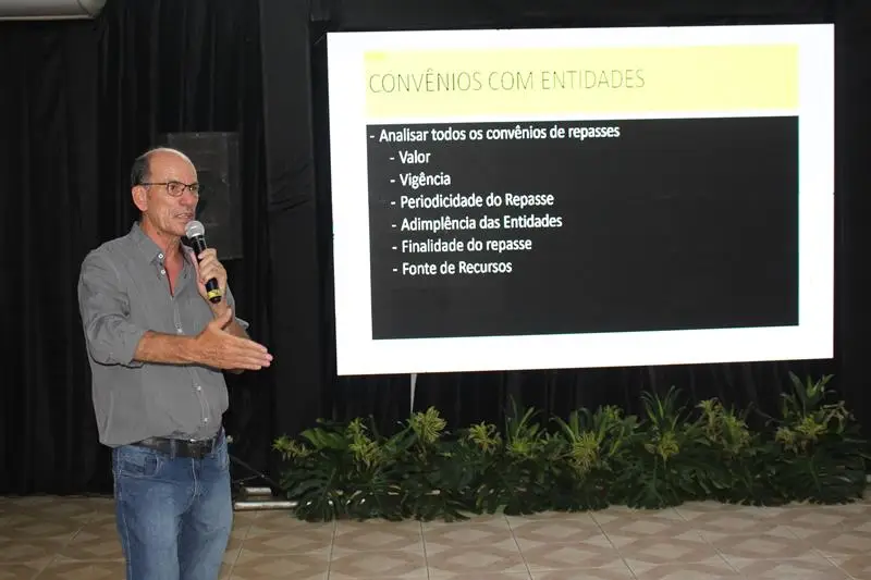 A convite de Sérgio Barbosa, prefeitos e vice-prefeitos eleitos e reeleitos de 17 municípios participam de roda de conversa em Amambai