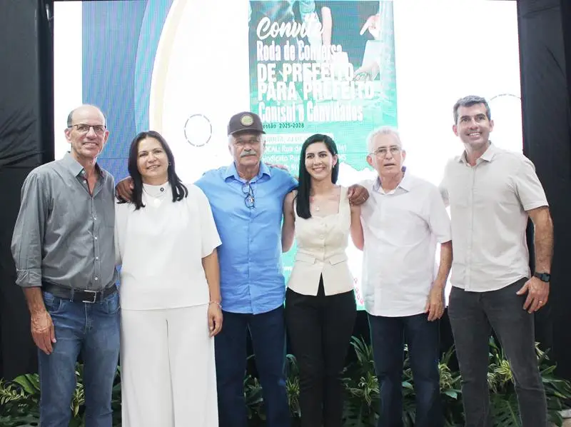 A convite de Sérgio Barbosa, prefeitos e vice-prefeitos eleitos e reeleitos de 17 municípios participam de roda de conversa em Amambai