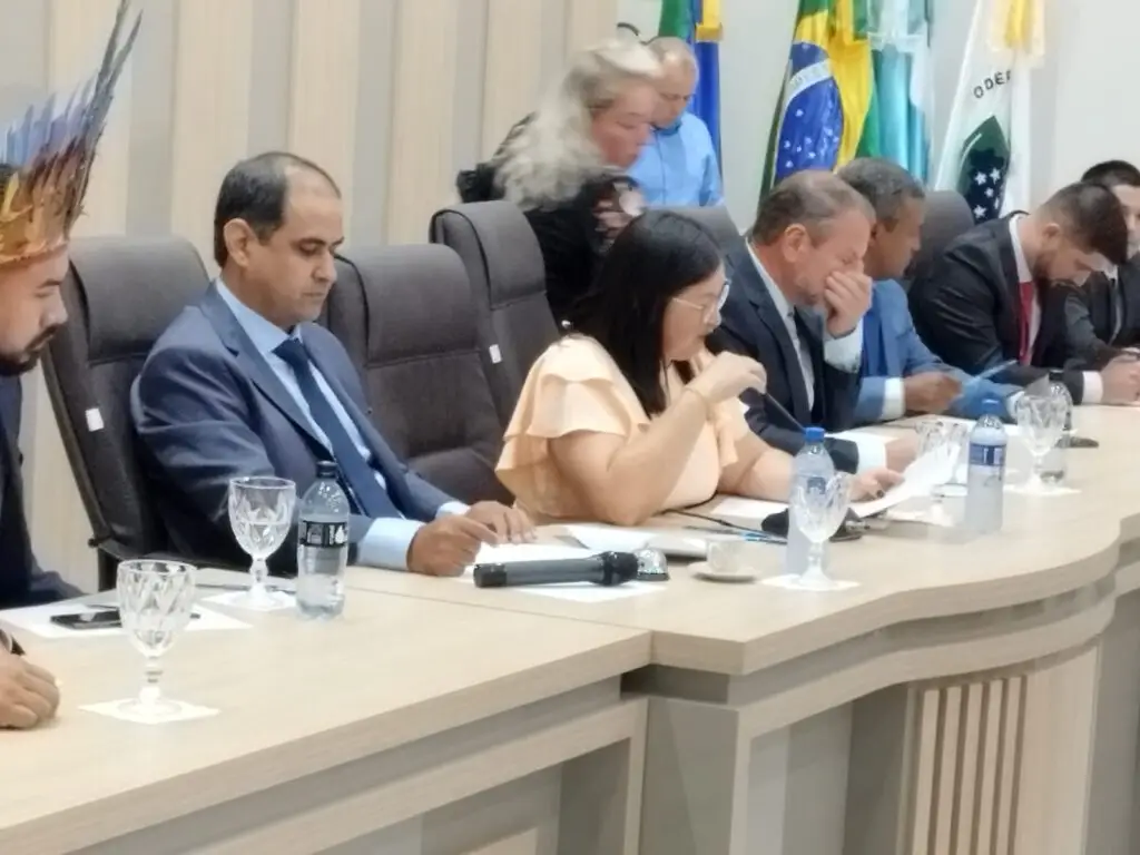 Cerimônia de posse em Paranhos: vereadores assumem cargos no Legislativo Municipal