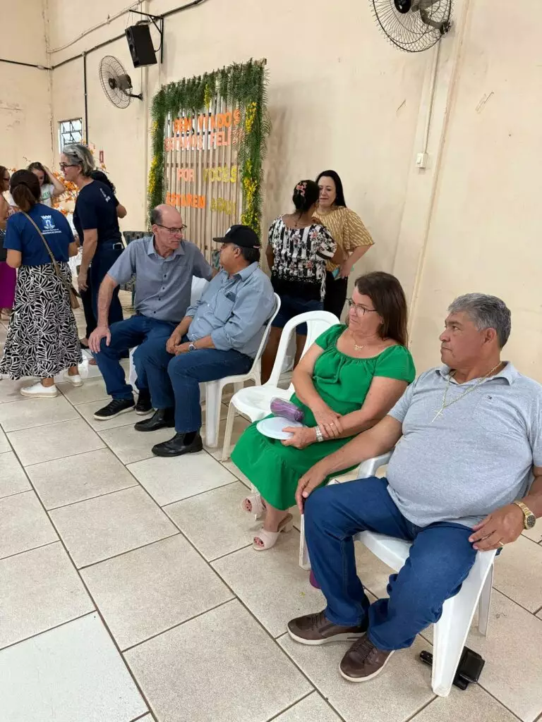 Baile do Conviver reúne idosos para uma tarde de alegria e reencontros em Amambai