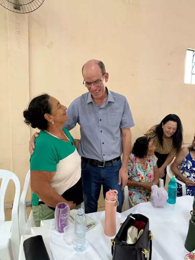 Baile do Conviver reúne idosos para uma tarde de alegria e reencontros em Amambai